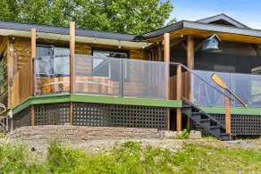Cozy Cabin with Large Cedar Hot Tub - Image 3
