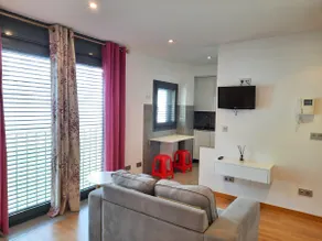 Studio with parking and pool next to the beach - Image 2
