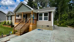 Quiet & Chic 3 BR Cottage w/ Private Garden Near Downtown Asheville - Image 4