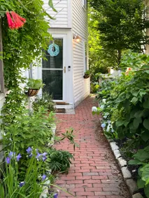 2BR Apartment - Rooftops of Historic Salem! - Image 2