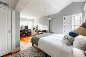 2BR Apartment - Rooftops of Historic Salem! - Image 5