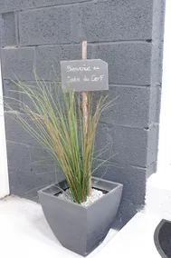 Rated * * * Le Jardin du Cerf - SNCF train station - Image 3
