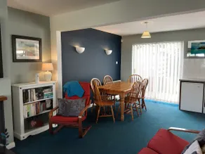 Spectacular 3-bedroomed townhouse, private parking - Image 3