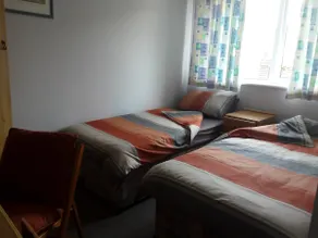 Spectacular 3-bedroomed townhouse, private parking - Image 5