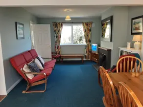 Spectacular 3-bedroomed townhouse, private parking - Image 2