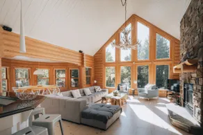Luxury Cabin with Private Hot Tub, Sauna & Pool - Image 4