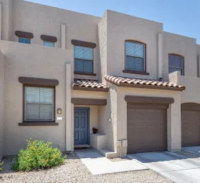 Unique! 3br Townhouse with Community Pool - Image 4
