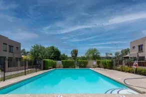 Unique! 3br Townhouse with Community Pool - Image 5