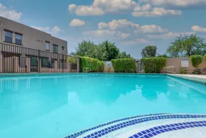 Unique! 3br Townhouse with Community Pool - Image 3
