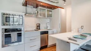 Urban City Living at the Jukebox - Image 4