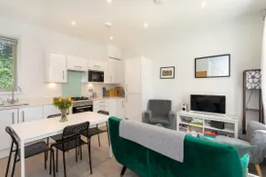 Beautiful Honeycomb Cottage in heart of Cotswolds - Image 2