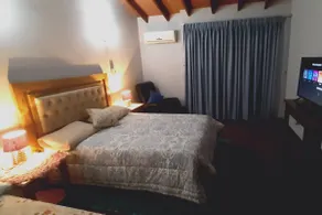 A house with all the amenities! - Image 4