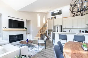 Mountain Views, air conditioning, & King beds - Image 2