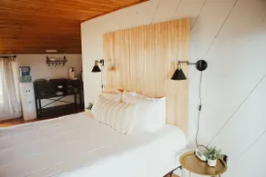 Adorable 1-bedroom suite in charming rural setting - Image 3