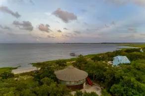 Quiet Beach House - The Round House - Image 4