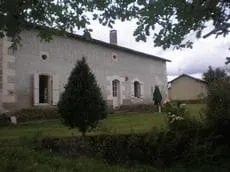 House by the river - Image 2