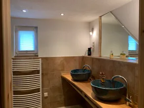Listed holiday home for 11-14 people - Image 5