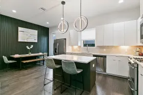 Charming 3br Townhome | Spring Branch | Long Term - Image 2
