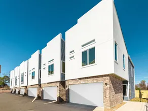 Charming 3br Townhome | Spring Branch | Long Term - Image 5