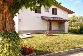 Voll ausgestattete charmante Ferienwohnung mit Grill, Garten und Terrasse | Bergblick - Image 2