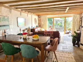 Stunning house, fenced garden, and outdoor dining! - Image 4