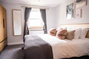 Comfortable double-bed Sidmouth apartment, a minute's easy walk to the seafront - Image 4