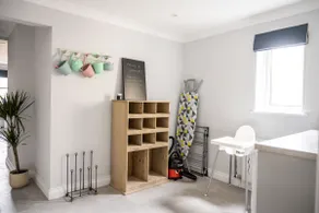 Comfortable double-bed Sidmouth apartment, a minute's easy walk to the seafront - Image 2