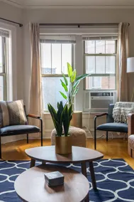 Spacious and Inviting 2BR in Lovely Lincoln Square - Image 2