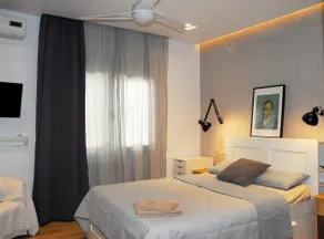 Modern house with garden and bathroom TV in front of the Venetial Walls - Image 3