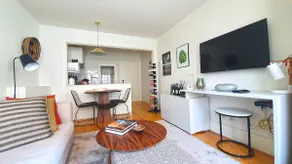 LovelyStay - Flower Stylish Apartment - Image 2