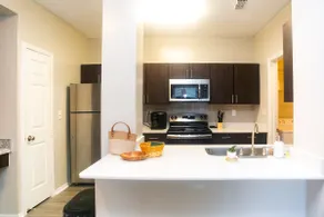 Boho Chic*Atl*Smart TV*Parking*15 Mins to Midtown - Image 4