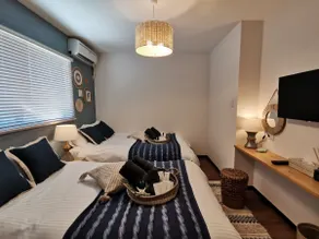 Boutique room, ocean resort décor, parking for 2 compact cars, free Wi-Fi - Image 4