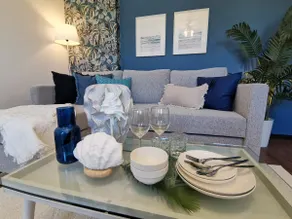 Boutique room, ocean resort décor, parking for 2 compact cars, free Wi-Fi - Image 2
