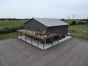 Spacious modern lodge outside of city. - Image 2