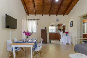 2BR 1BA House in Skala Village Wi-Fi A/C Patio - Image 5