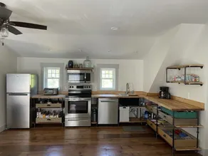Charming 1-BR, detached, minutes from beach - Image 3