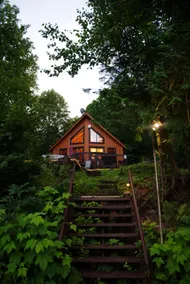 Joy's Chalet - Hottub, Lake, & Cottage - Image 2