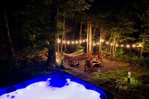 Joy's Chalet - Hottub, Lake, & Cottage - Image 4