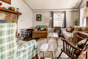 Koi Cottage- 3-bed, 2-bath- Cozy, Newly Renovated! - Image 3