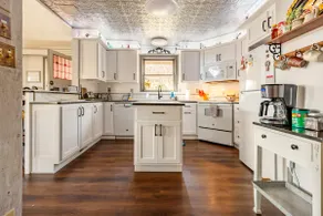 Koi Cottage- 3-bed, 2-bath- Cozy, Newly Renovated! - Image 4