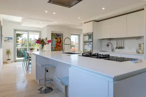 Luxury Seafront Villa with Rooftop Pool & Stunning Sea Views - Image 2