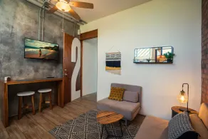 Industrial Oasis Close To The Beach - Image 4
