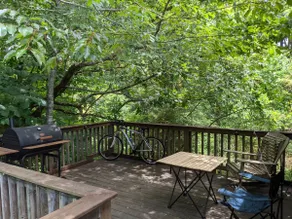 GAME DAY WEEKEND CONDO! WALK TO CAMPUS! PET FRIENDLY! WHIRLPOOL TRAILS! - Image 2