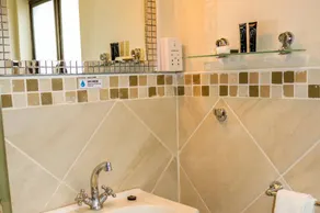 Private, Quiet, Cozy Apartment 10min to town - Image 2