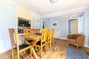 Seaview House - A Traditional Home by the Beach - Image 3