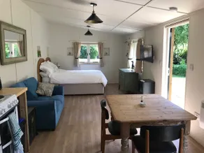 The Garden Cabin - Image 2