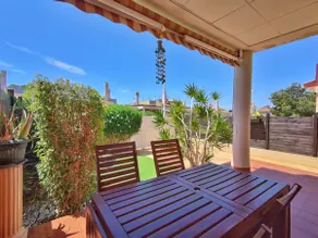 Spacious House in Gran Alacant with Private Garden - Image 2