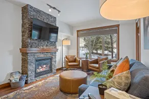 The Den | Outdoor Hot Tub + Pool | Walkout Patio - Image 5