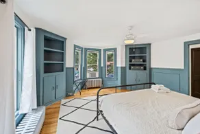 4-Bedroom Downtown Main St , great location! - Image 4