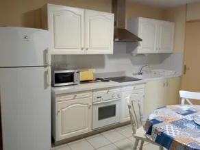 Independent townhouse, cyclists welcome. - Image 4